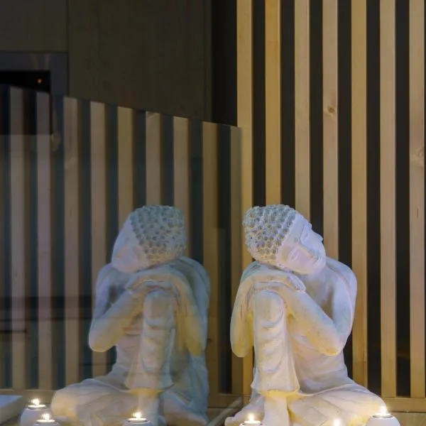 Atarassia suite luxury,位于里奥马哲雷的酒店