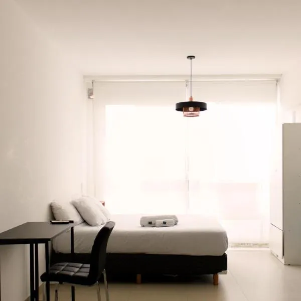 Amplio monoambiente con piscina, ξενοδοχείο στο Μπουένος Άιρες