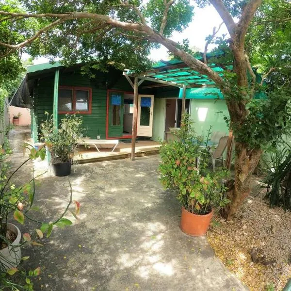 Island Relax Retreat, hotel di Willemstad