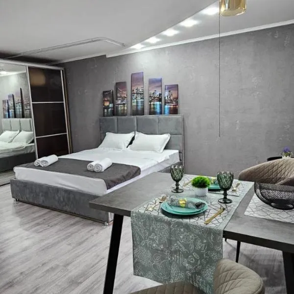 LUX-Апартаменты New York style на Чехова, hotel in Ustʼ-Kamenogorsk