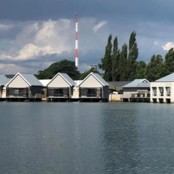 Millys Restaurant and Chalets, hotel in Machadodorp