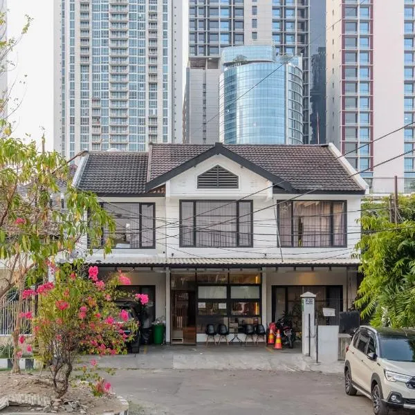 Mono Coliving Kencana, Surabaya, hotel in Gunungsan