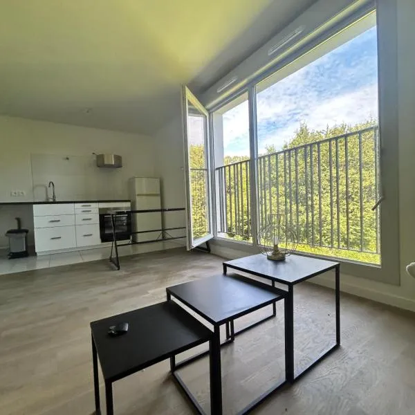 Studio équipé, gare à 3km entre Versailles et SQY, hotel di Guyancourt