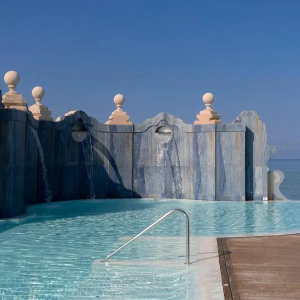 Grand Hotel Principe Di Piemonte, hotel v destinaci Viareggio