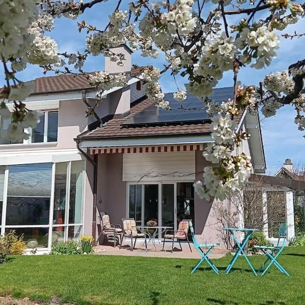 Villa de charme élégante, calme, nature, hôtel à Boudry