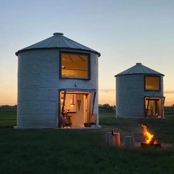 Clark Farm Silos - 5 Silo Mountain View Retreat, hotel em Kalispell