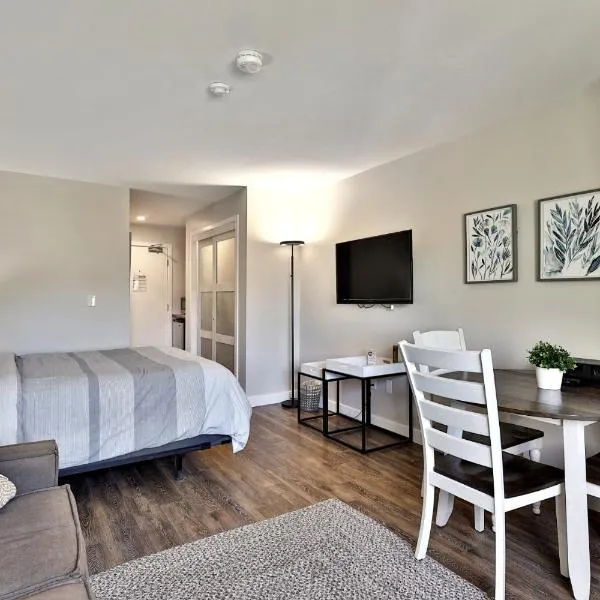 Charming Killington Center Studio Condo #341 on the Bus Route - Summer Pool, hotel in Killington