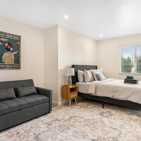 Central Hollywood Apartment, Los Angeles