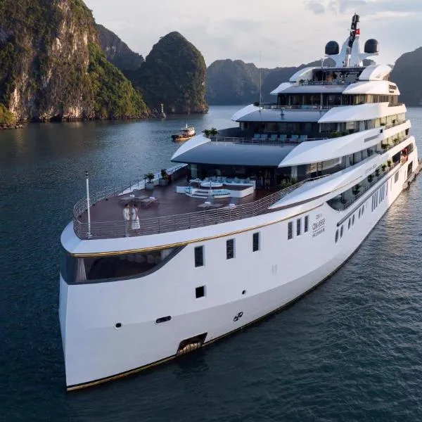 Grand Pioneers Halong Bay Cruise 1, hotel in Ha Long
