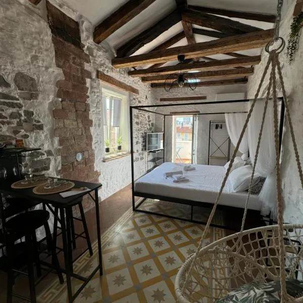 Loving My Rooms 3 - Incantevole monolocale nel centro storico, hotel v destinaci Gorizia