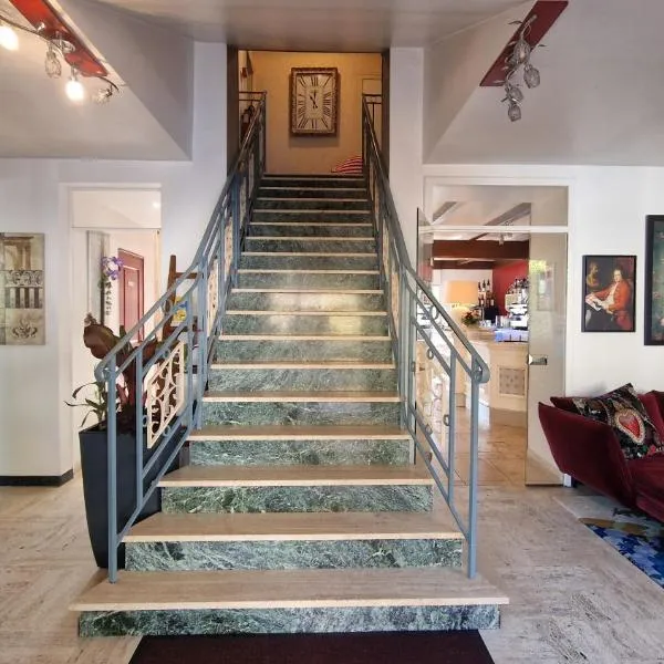 Hôtel Saint Jacques, отель в городе Thorigné-sur-Dué