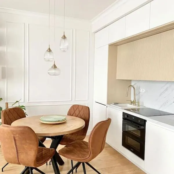 Elegancki apartament z jedną sypialnią โรงแรมในวอร์ซอ
