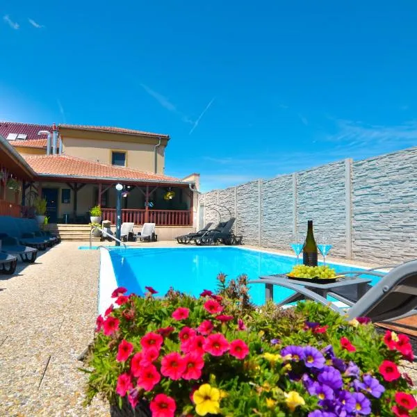 Penzion Zaječák, hotel in Zaječí