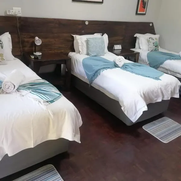Sol & Sombra Guesthouse: Komatipoort şehrinde bir otel