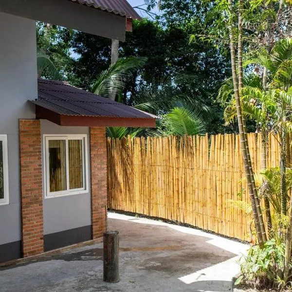 Garden Home 7, hotel in Haad Yao