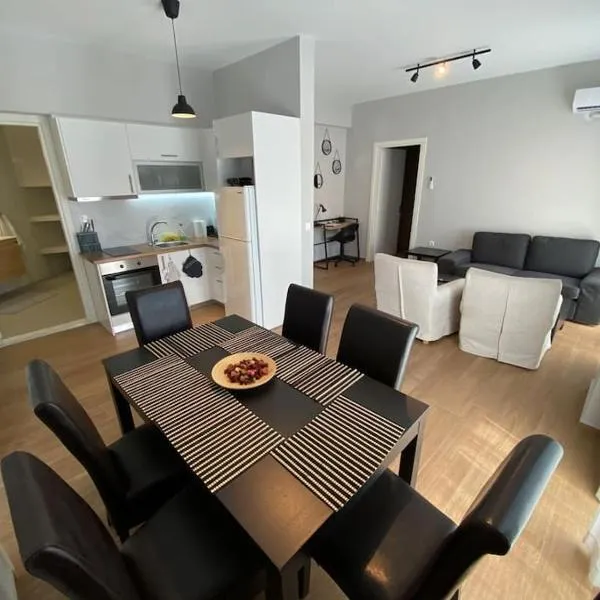 Ydrea Piraeus port apartment, hotel in Piraeus