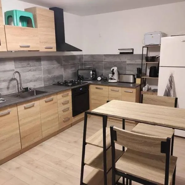Appartement chaleureux à Nevy-sur-Seille 70 m² avec Wifi, hotel in Nevy-sur-Seille