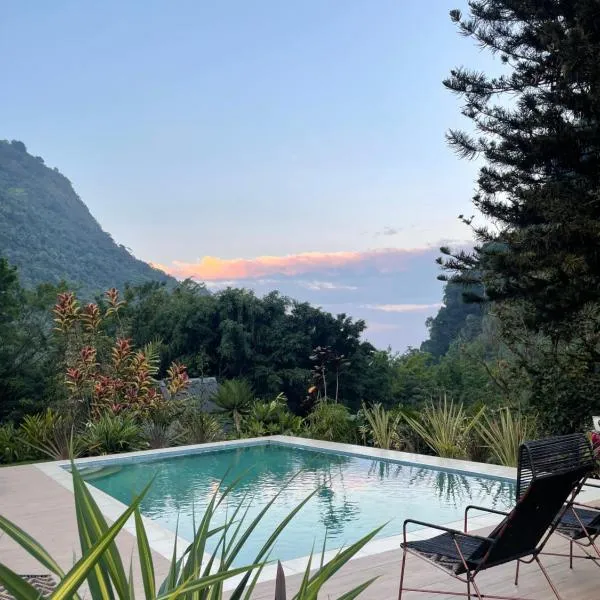 ALMAH GLAMPING、カリのホテル