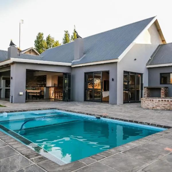 Eagle's Nest, hotel di Parys