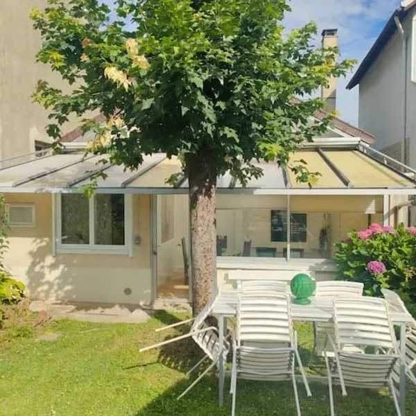 Maison chaleureuse près Disney, ξενοδοχείο σε Villenoy