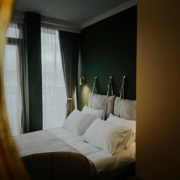 Luxury Inn Grand Residences, hotel in Tbilisi