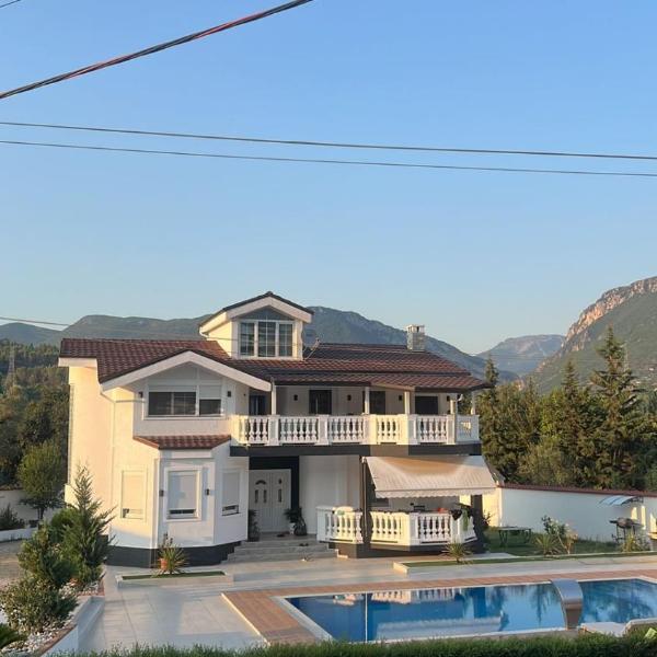 Villa ERVIN, Ibë