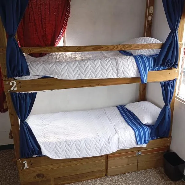 Hostal La Terraza, hotel v destinaci Lo de Contreras