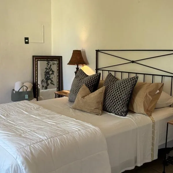 Cerca de Aeropuerto , bleseed house, hotel in Monte Adentro