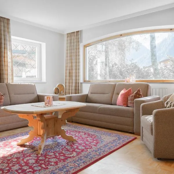 Haus Capella, hotel in Grän