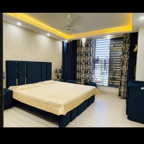 One Bed Luxury Apartment, Malot