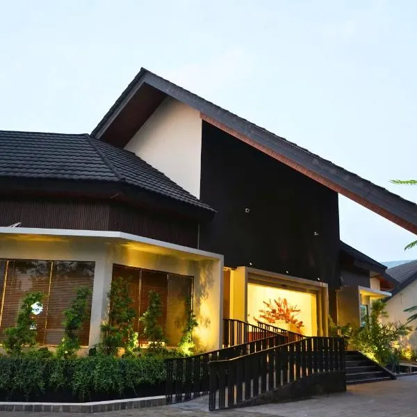 Azana Garden Hill Resort Blora, hotel in Blora