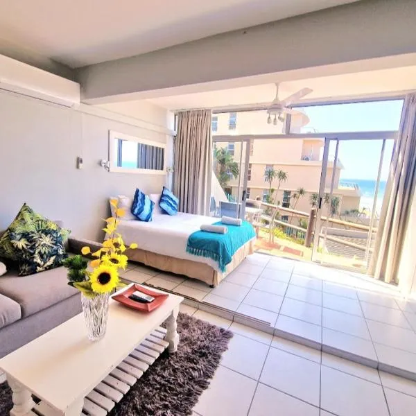 Celestial Shore- Pool- Main beach- Dstv- Aircon, hotel en Umdloti