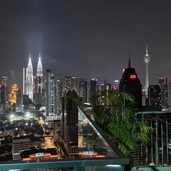 Hostel At Regalia Residence, hotel in Kuala Lumpur