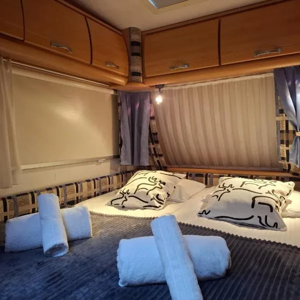 Elves Cabin Wagon, hotel in Rovaniemi