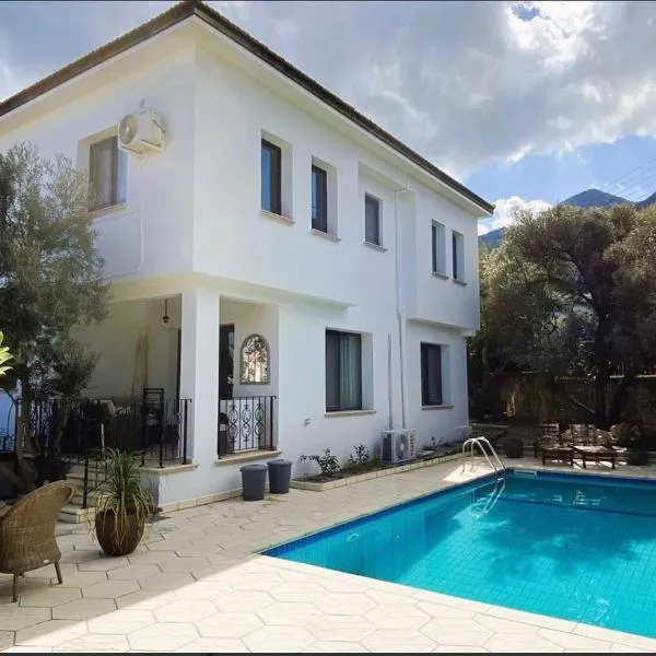 Villa Mulberry, Kyrenia, hotel Keríniában