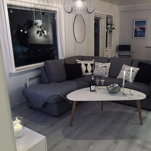 City center - 2 bedrooms - EV-plug, hotel in Bodø