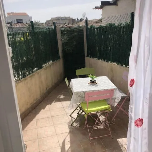 T3 duplex calme à la Timone, hôtel à Marseille