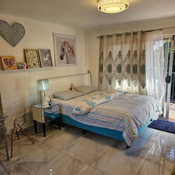 Cute comfortable, quiet studio 11 with Carpark, Auckland