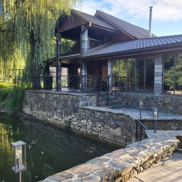 БЕРЕЗИНИ, ξενοδοχείο σε Simer