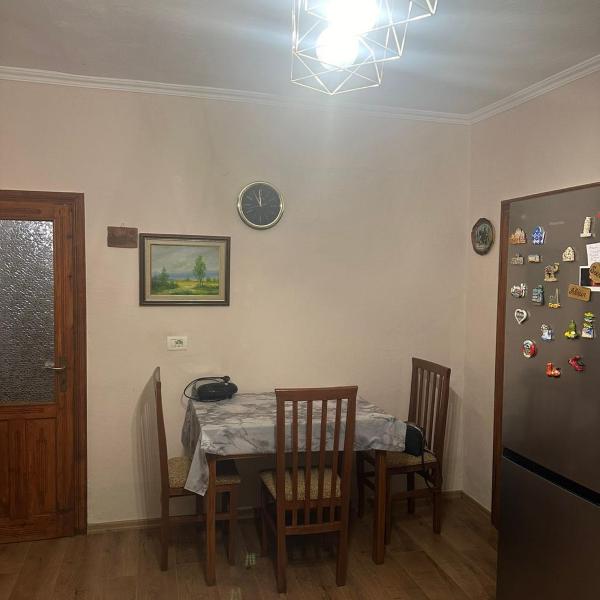 Daily Apartment, Babru