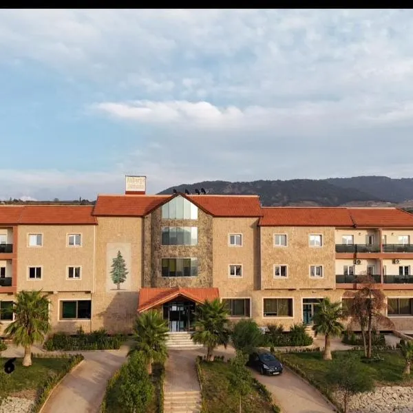 AUBERGE JOMANA PARK, hótel í Azrou