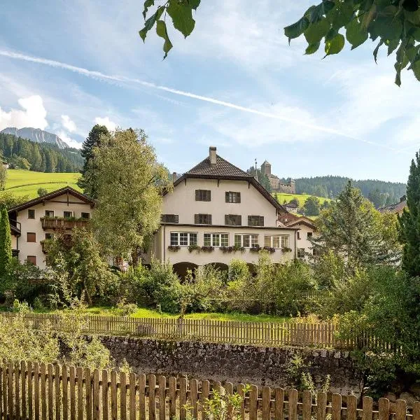 Zum Hirschen Al Cervo, hotel em Sarentino