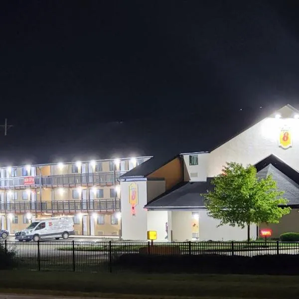 Super 8 by Wyndham Vandalia/Dayton International Airport, hotel in Vandalia