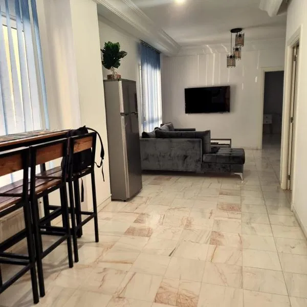 S2 Apartment Ennasr, City View near Airport, hotel en Ariana