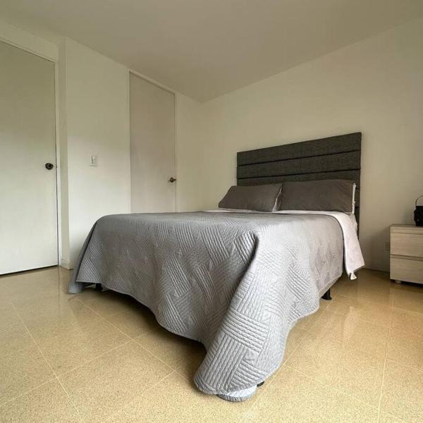 Cozy Studio Apartment in Poblado with Jacuzzi, Medellín