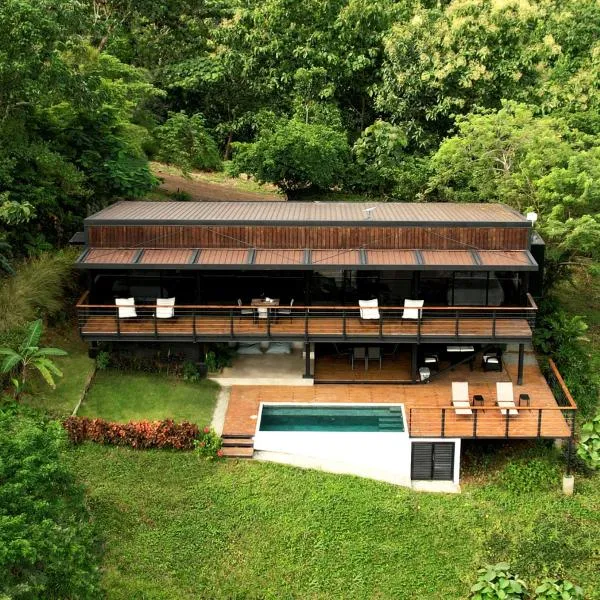 Casa Pelícano - Tropical house w' private pool and ocean views, hotell sihtkohas Playa Venao