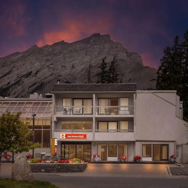 Best Western Plus Banff International Lodge, hotel in Banff