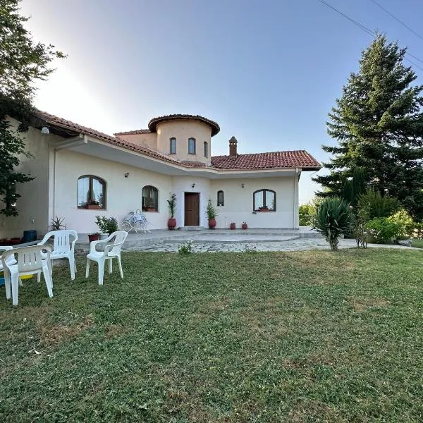 Villa Elysia, hôtel à Khiliódhendron