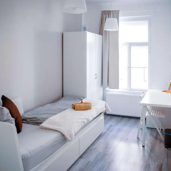 Malasits 1 private room with shared bathroom, hotel v Győru