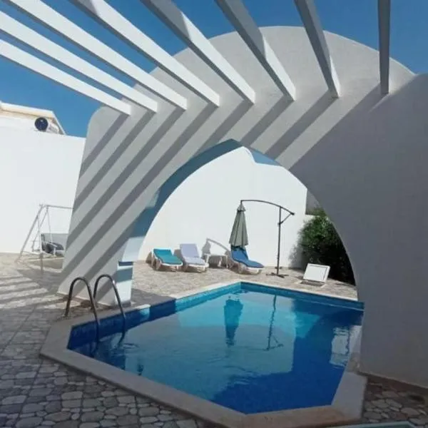 Villa standing avec piscine privée sans vis à vis et WiFi à Djerba, hotell sihtkohas Fafou